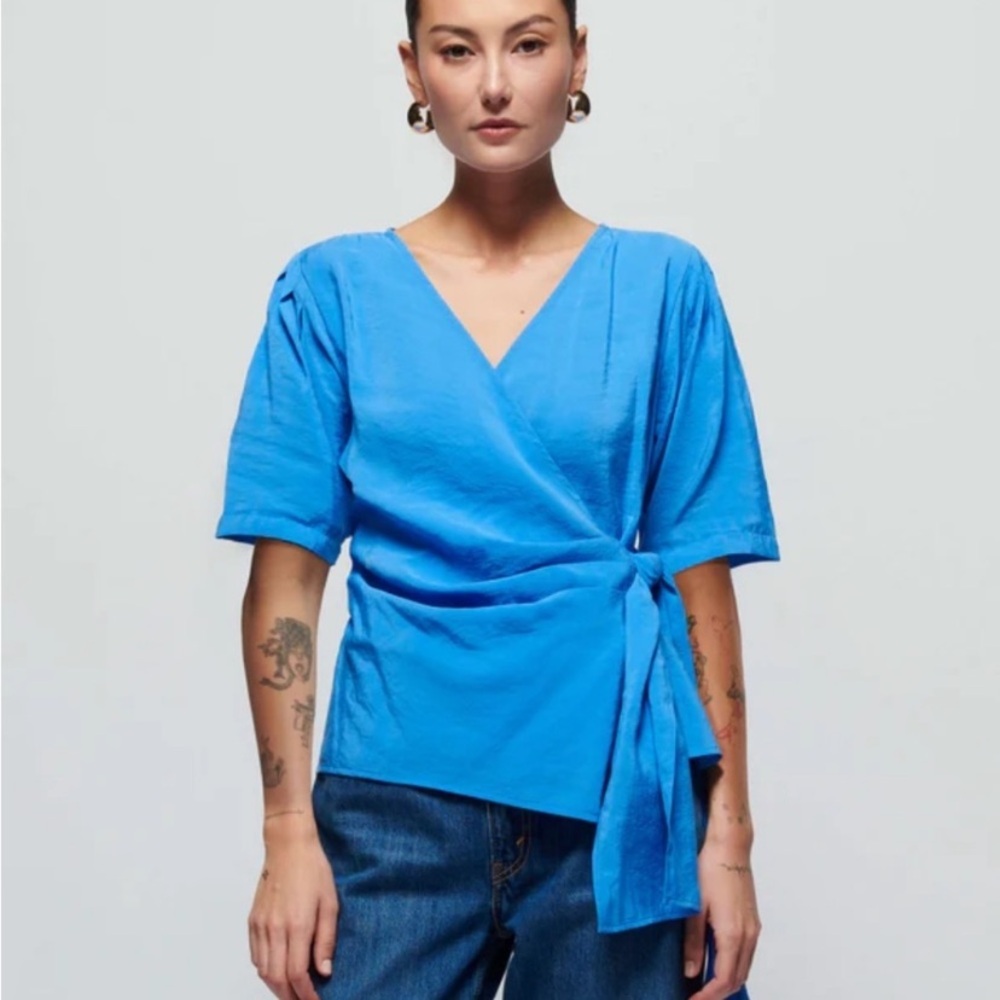NWT Nation LTD “Luisa” Blue Wrap Top/Blouse. Palace Blue. Size Small. - Picture 4 of 10